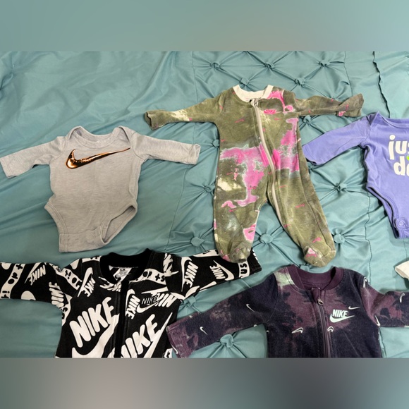 Newborn Nike 7 Piece Bundle - Picture 5 of 7